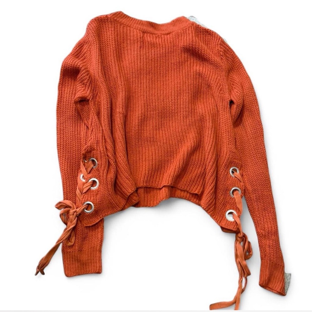 ‎Side Lacing Sweater - Picture 4 of 16